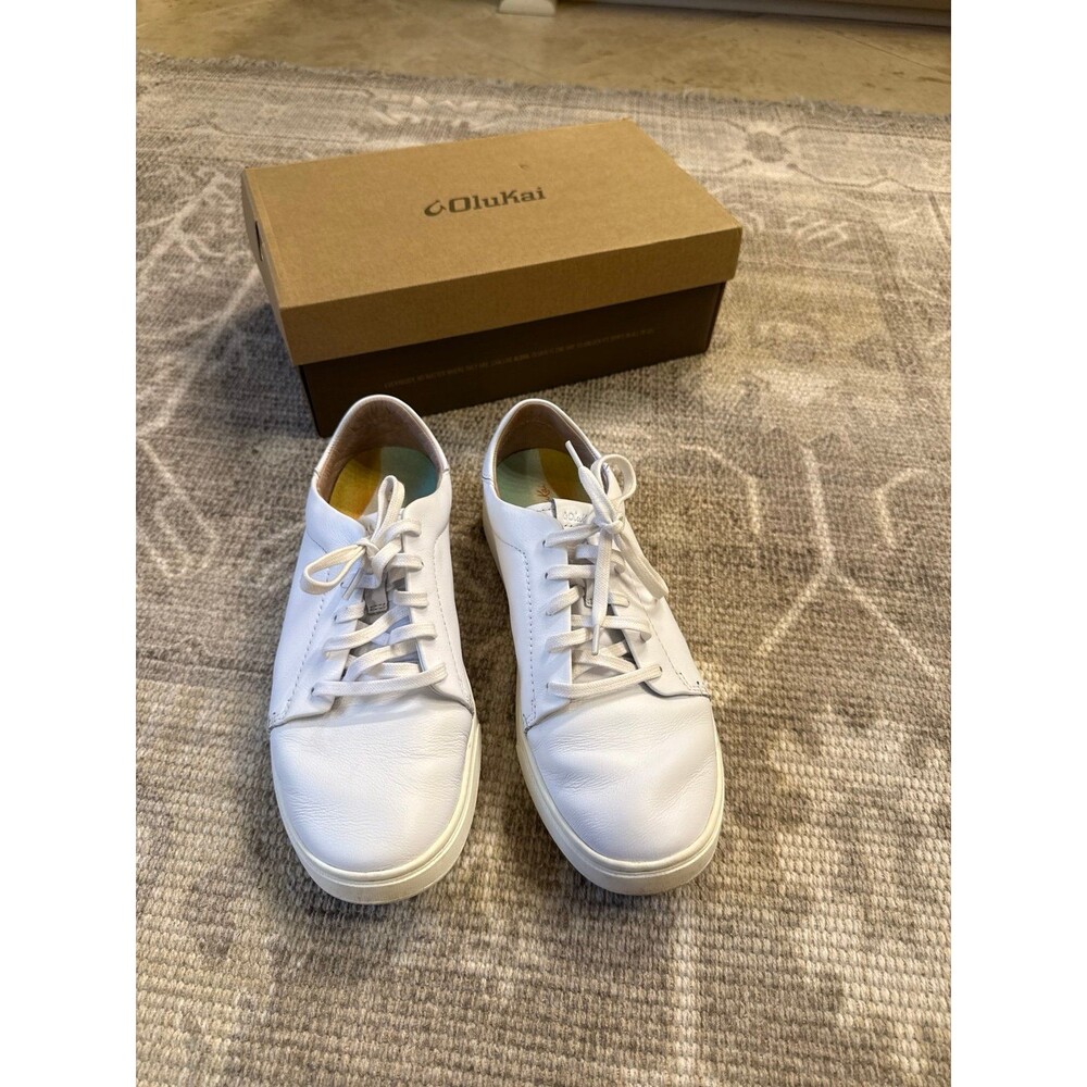 OluKai Women’s White Leather Fashion Sneakers Size 9